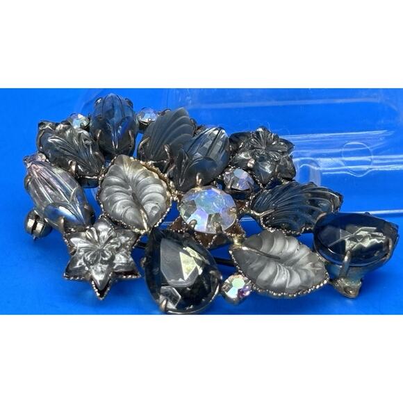 Vintage Weiss style Carved thermoset Leaf Brooch AB Rhinestone Gold-tone - Picture 4 of 16